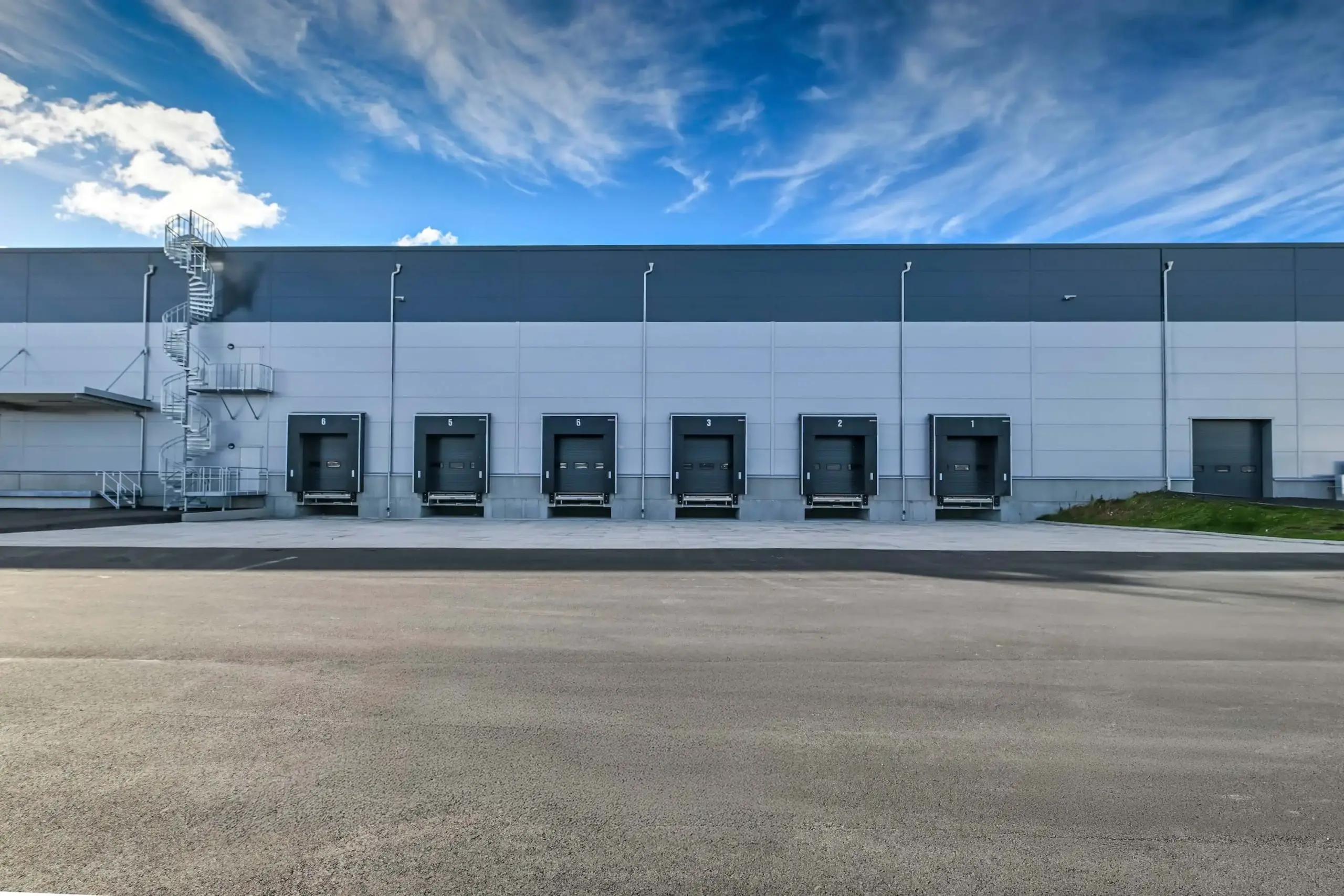 Lastkajer och lastportar för distribution och logistik